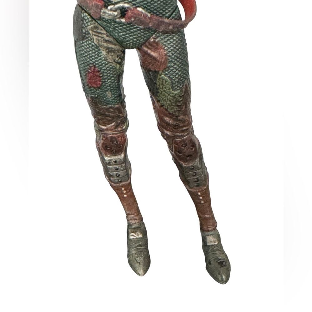 McFarlane Toys Ultima Online Captain Dasha 6” Action Figure - Picture 4 of 6